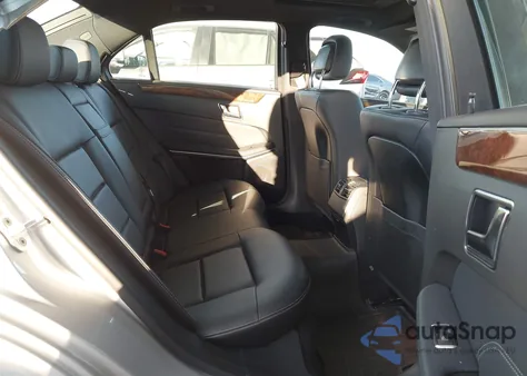 2014 Mercedes-Benz E 350 z USA, uszkodzony, nr VIN WDDHF5KB5EB030464